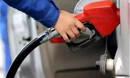油价一直涨换电车_油价上涨是为了推进新能源吗