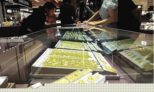 实体店里金价跌了吗_实体店的金价按实时金价卖吗?