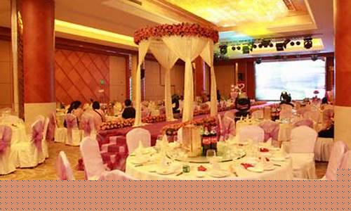海口酒店婚宴定金价格_海口酒店酒席多少钱一桌